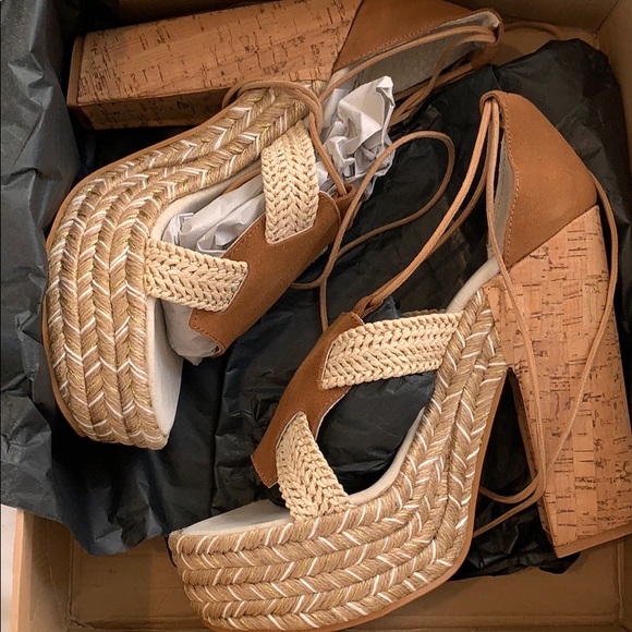 NEW!Free People high Society lace up. Euro sizes - Picture 5 of 8